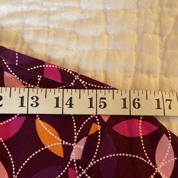 koi Scrub Top - Picture 13 of 16